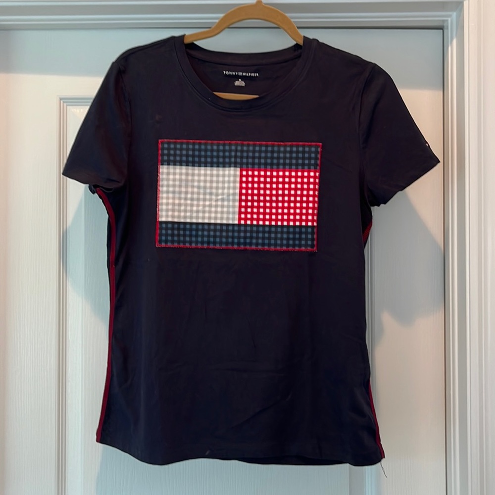 Tommy Hilfiger tee shirt